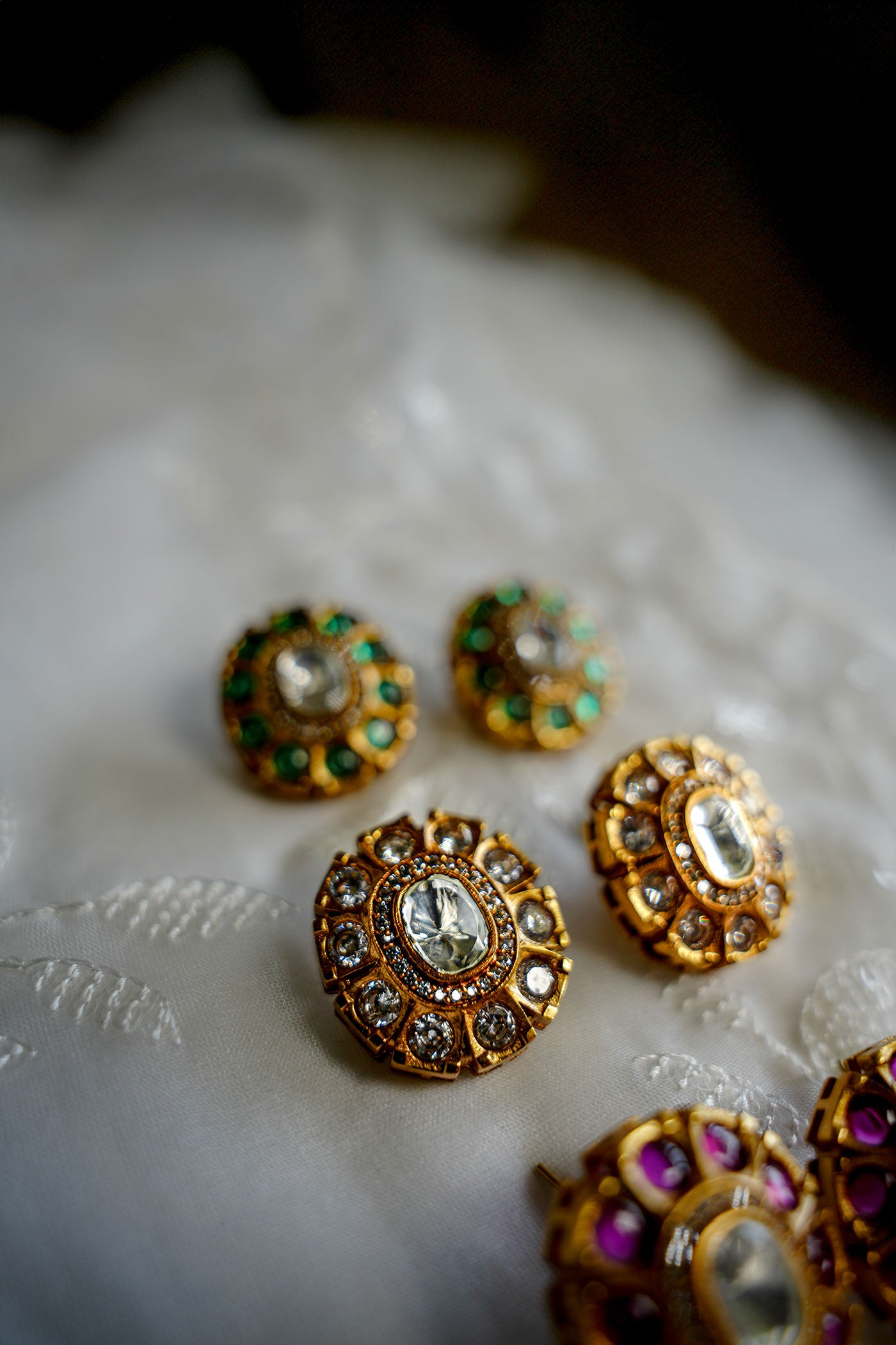 Kaavya Studs