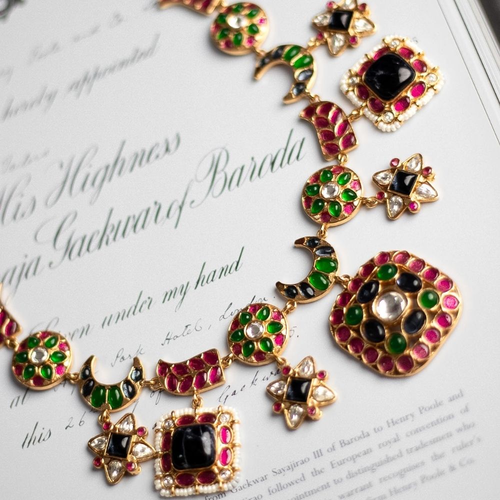 Rutsuhavi Necklace Set