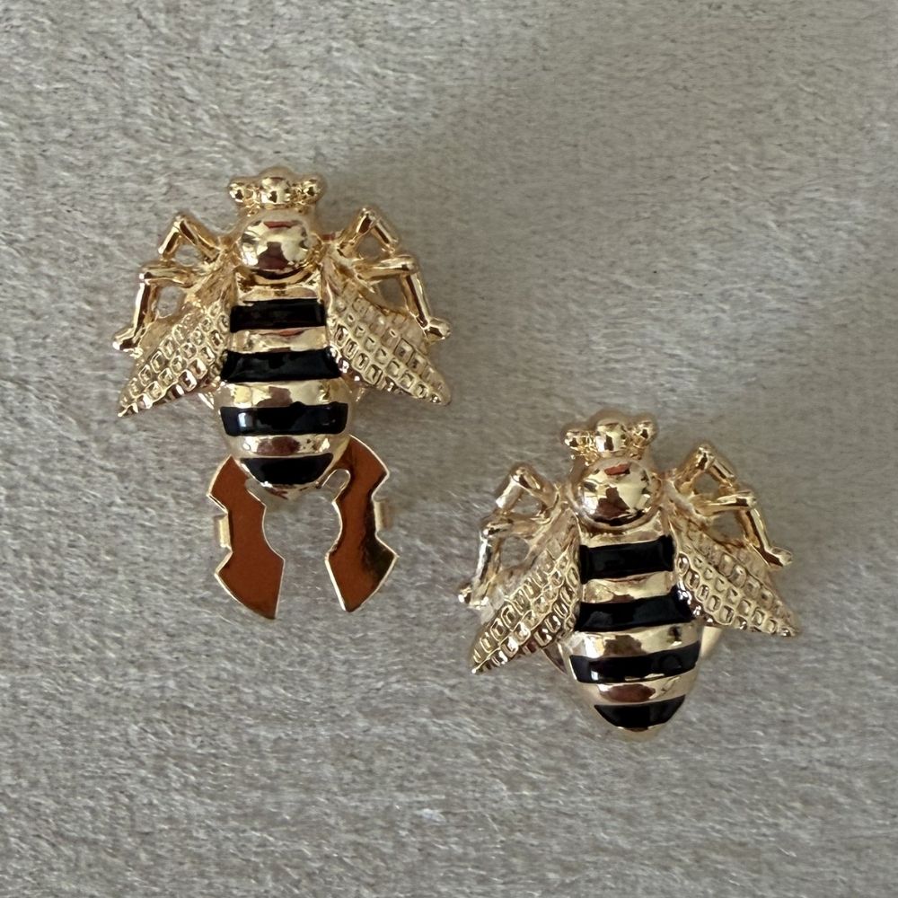 Queen B Mini Button Covers