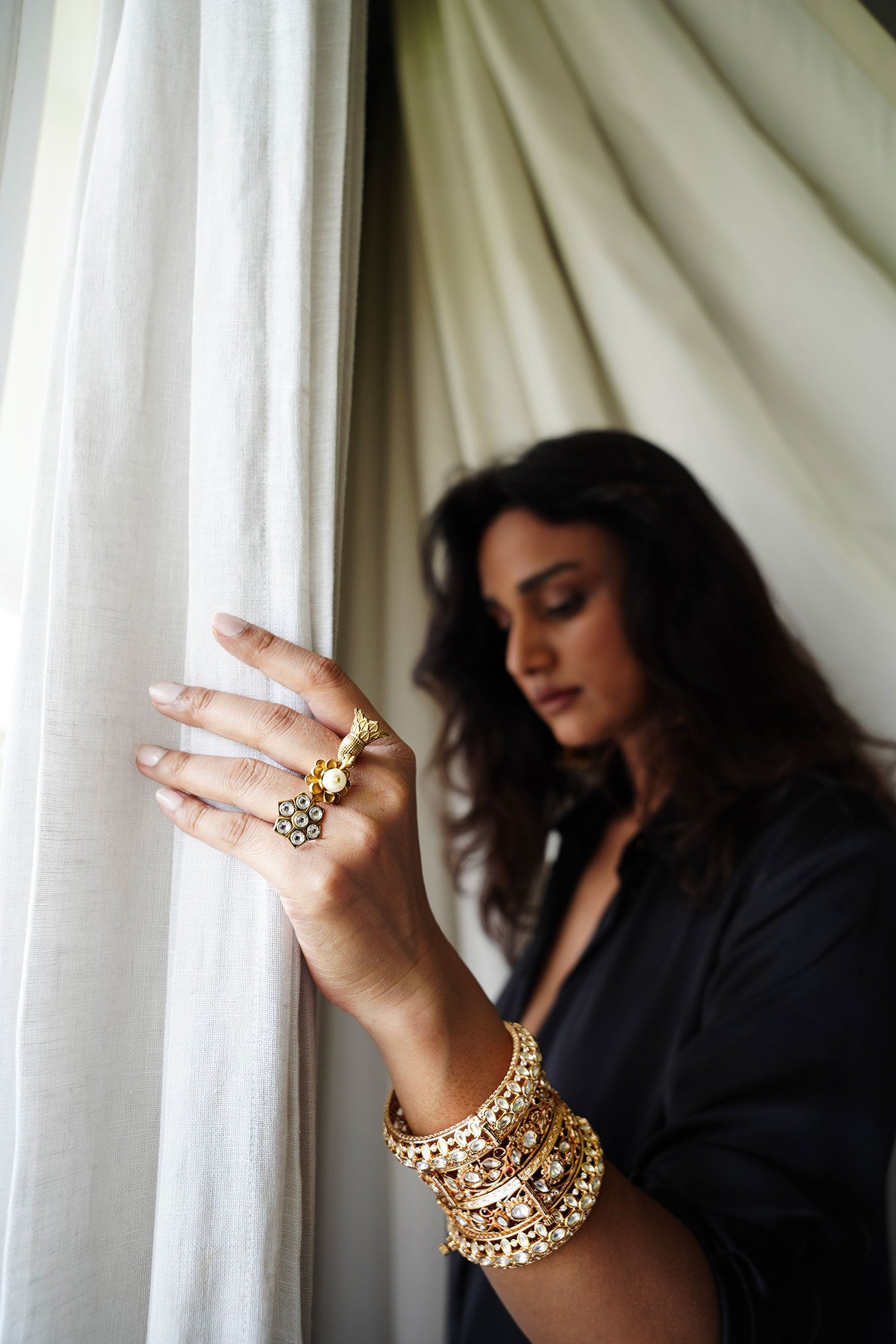 Naaz  Double finger ring