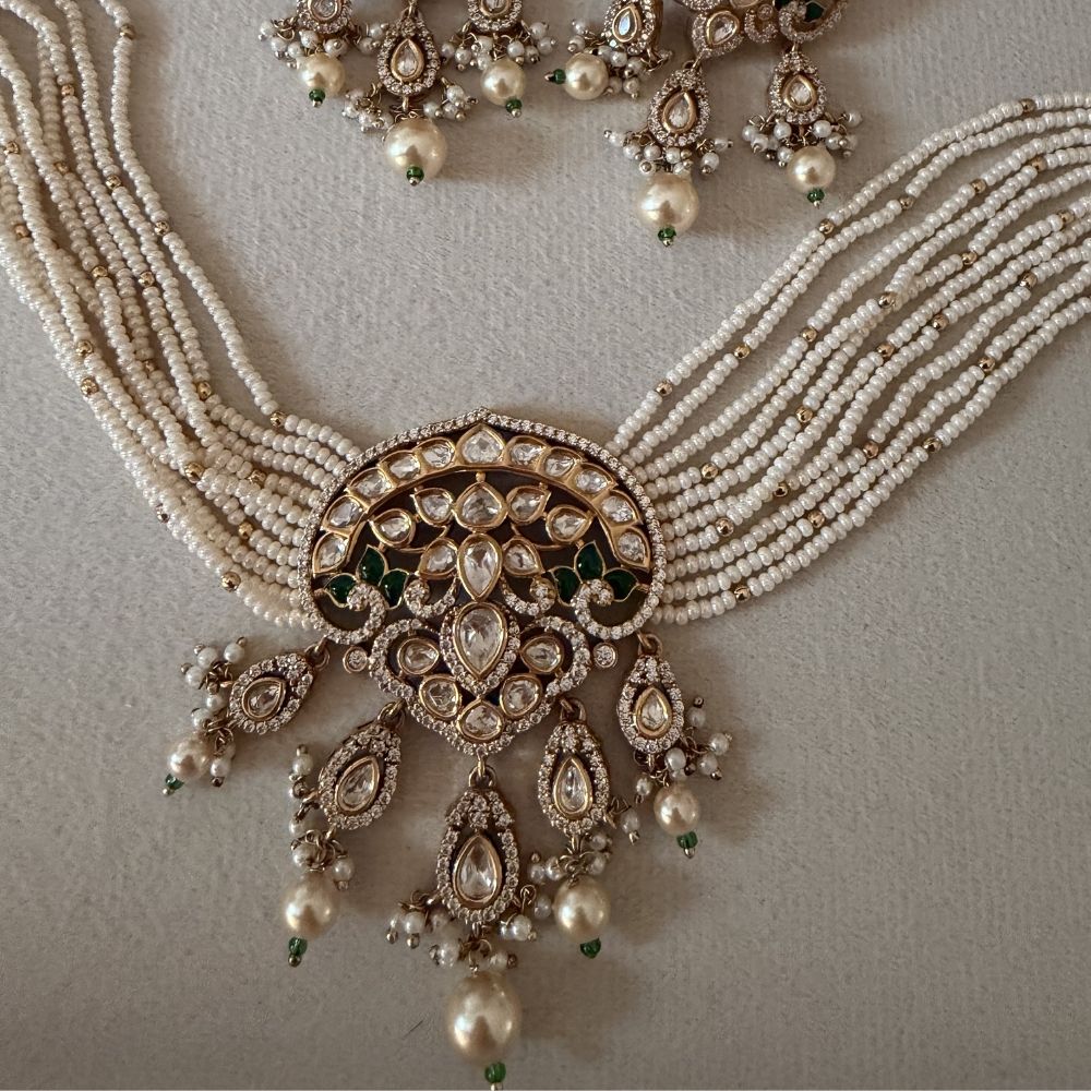 Anam Choker set