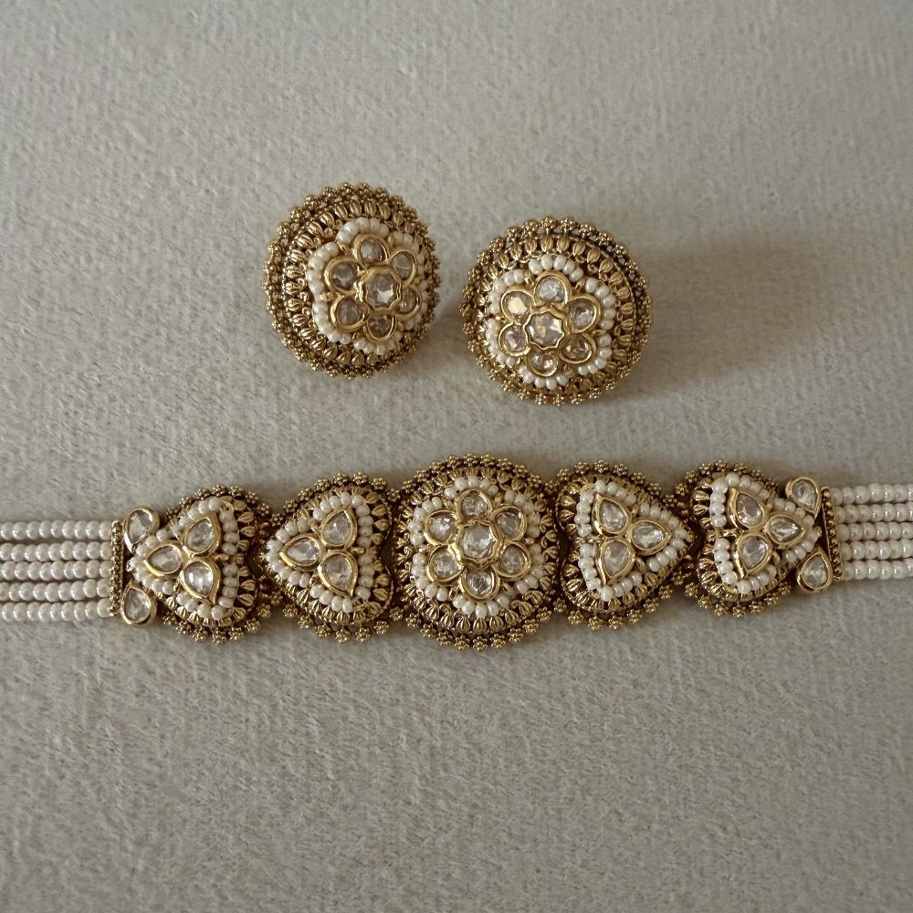 Zohra Choker set