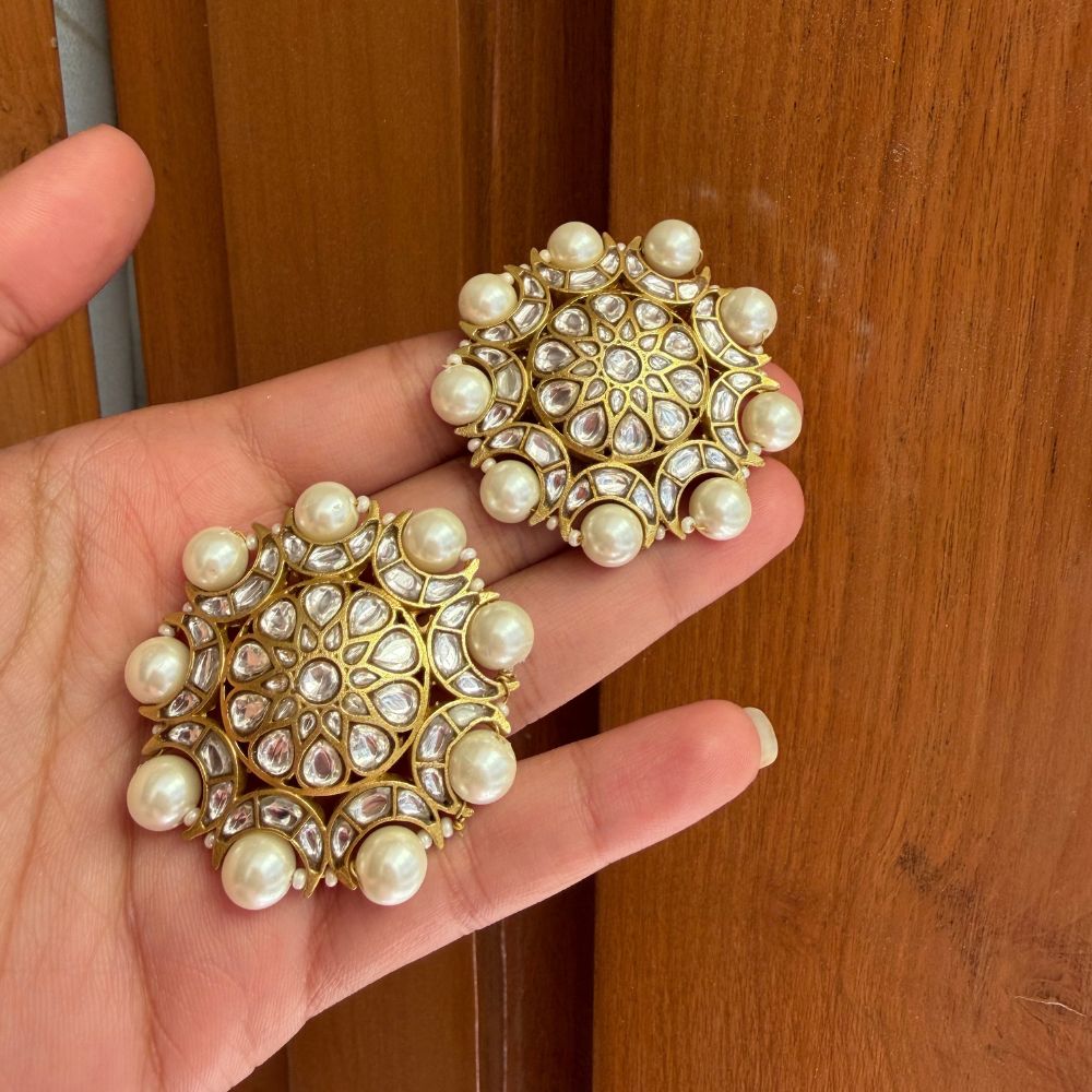 Chandani Studs