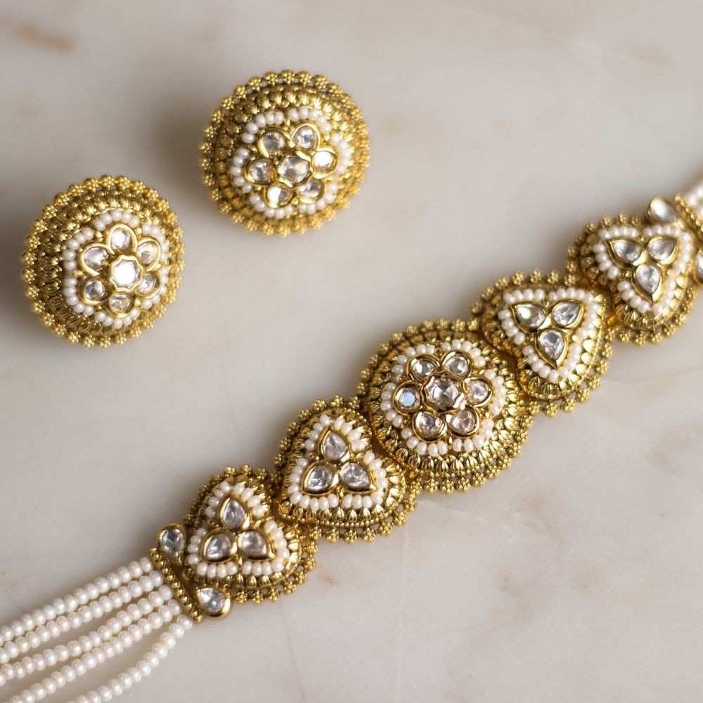 Zohra Choker set