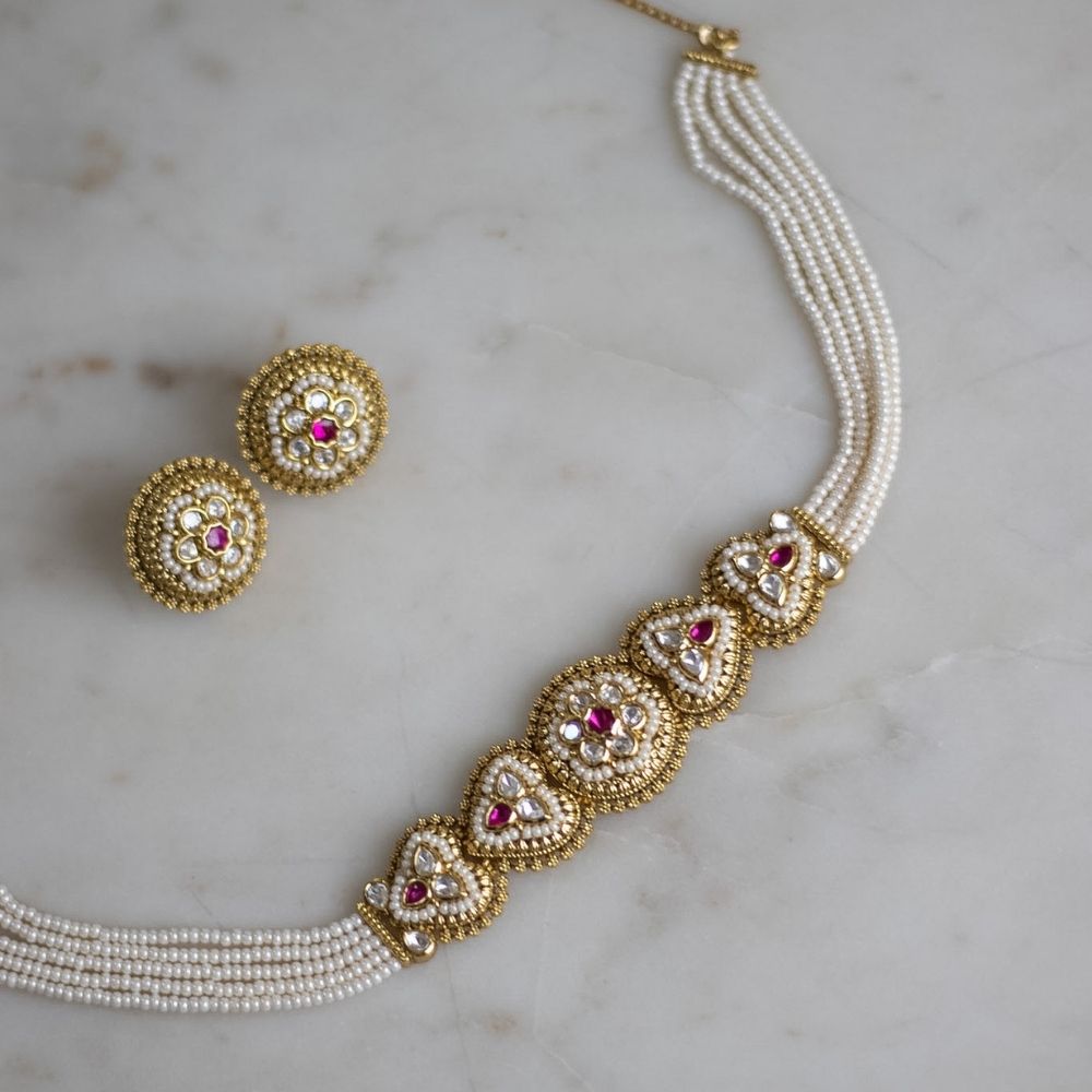 Zohra Choker set