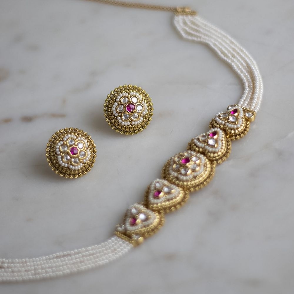 Zohra Choker set