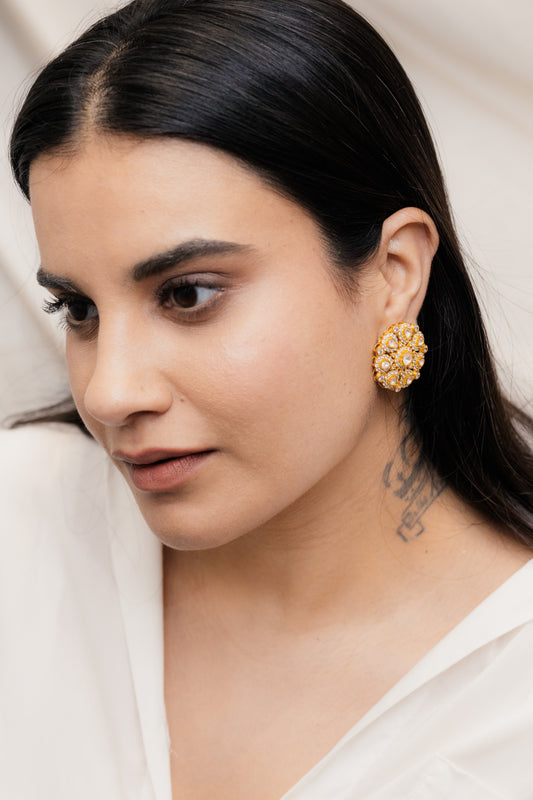 Baani studs