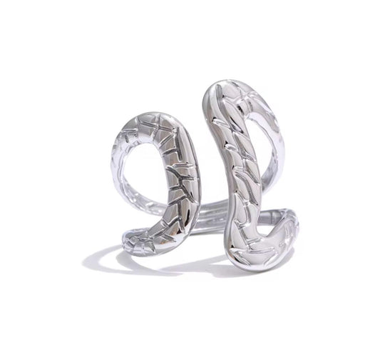 Curvy Ring