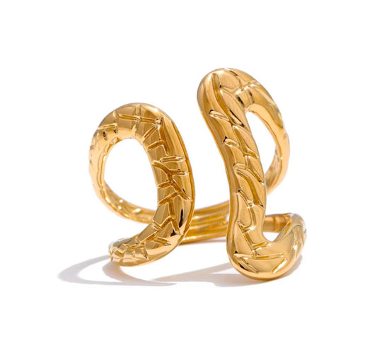 Curvy Ring